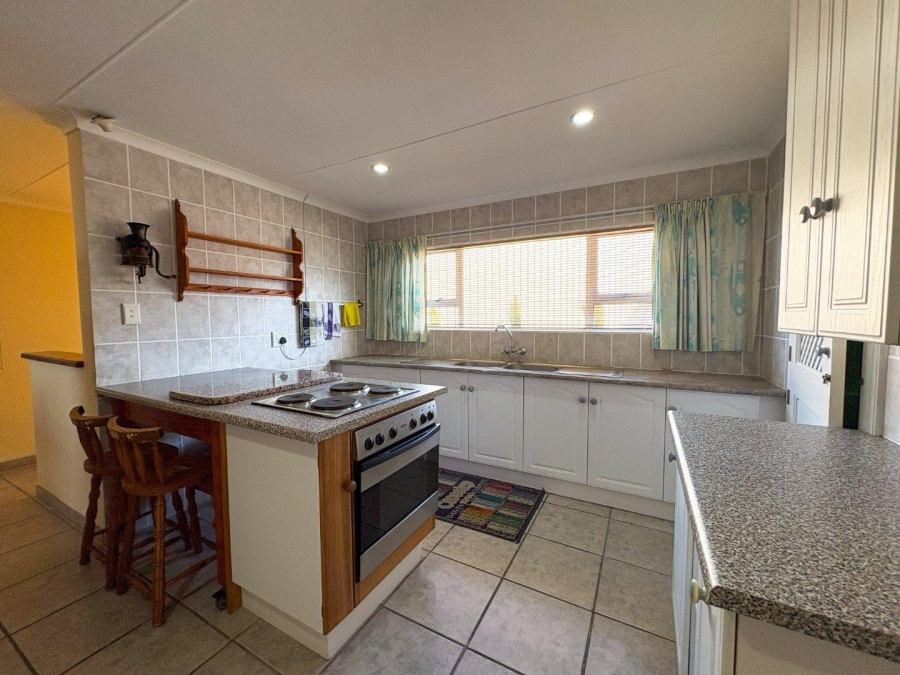 3 Bedroom Property for Sale in Stilbaai Western Cape